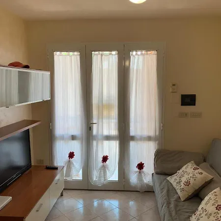 Sole Con Giardino E Piscina Lido degli Scacchi