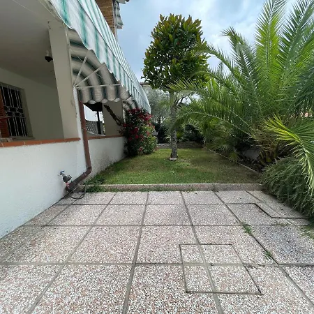 Lägenhet Sole Con Giardino E Piscina Lido degli Scacchi
